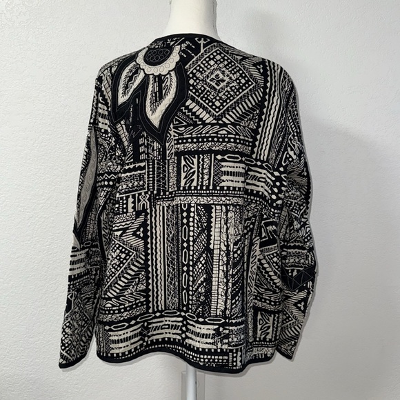 TANJAY Black and Cream Patterned Women's Cardigan - Picture 3 of 8